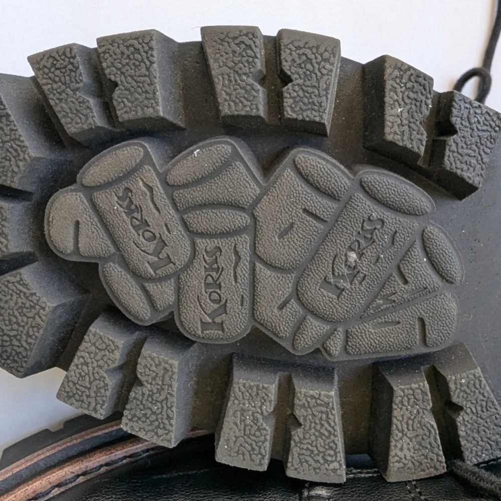 Korks Veda Lug Sole Platform Derby Size 9.5M Black